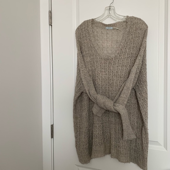 Oversized Sweater - Picture 2 of 6